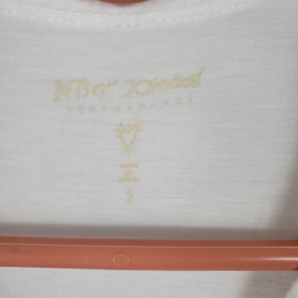 Betsey Johnson | Lips N Kisses Performance Tank To - Picture 8 of 8